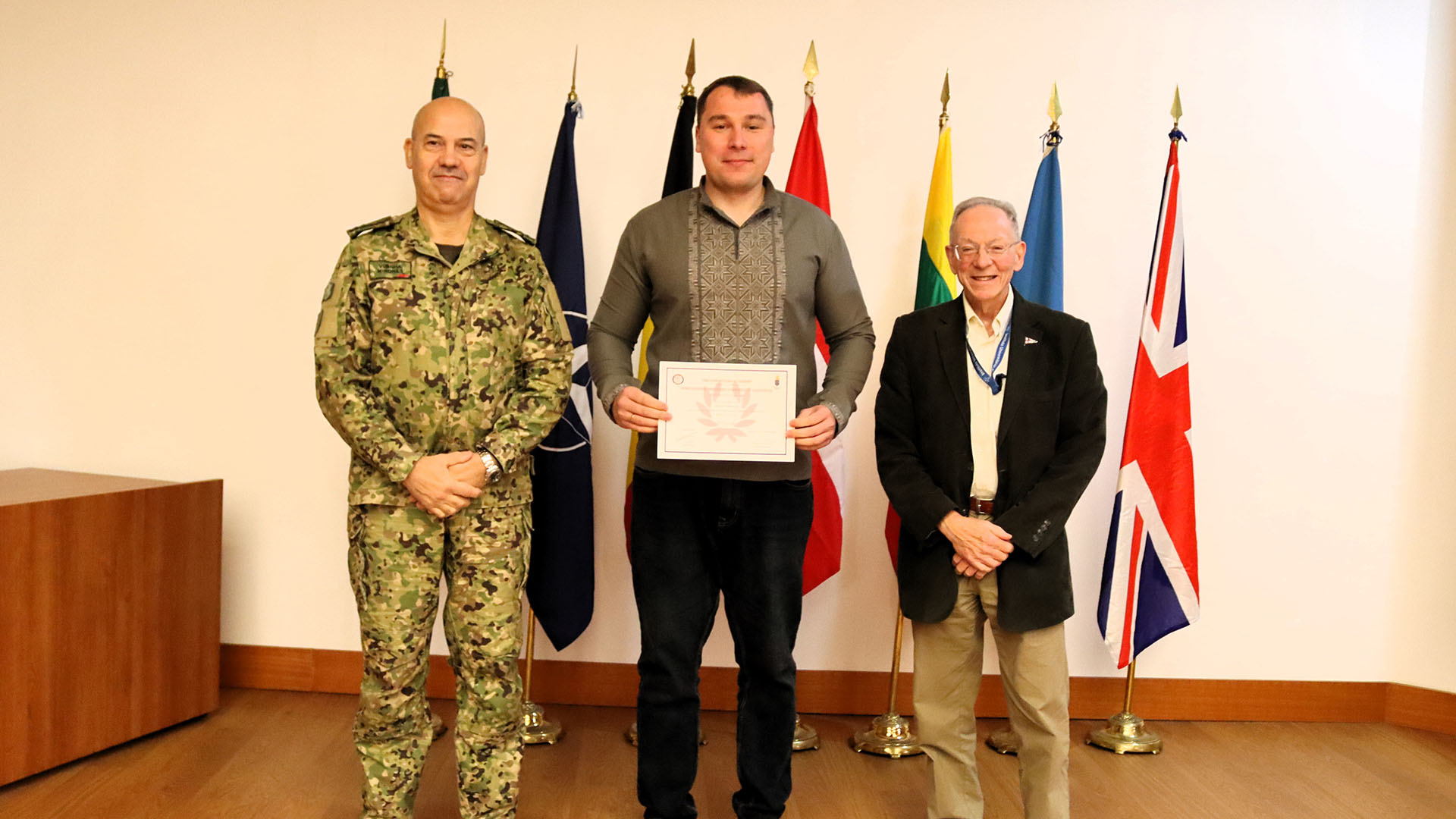 IUM: Hub da NATO para a capacitação da Aliança na resiliência da informação e guerra cognitiva.